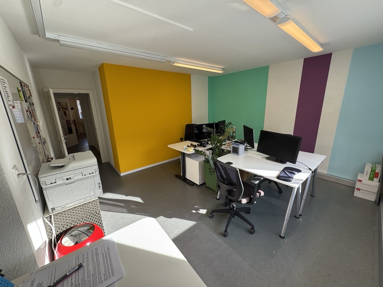 Bureau fermé lumineux 20.5 m² à louer — Rue de la Poste 12, Martigny